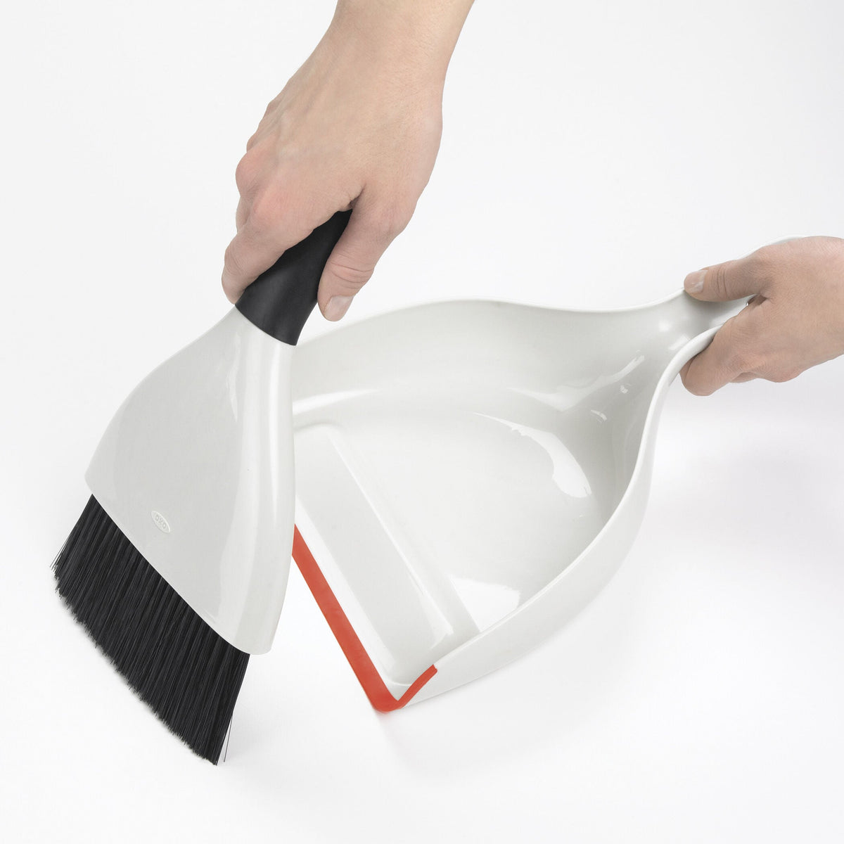 dustpan-and-brush-set-e7 1334480_2_dustpan_brush_set.jpg