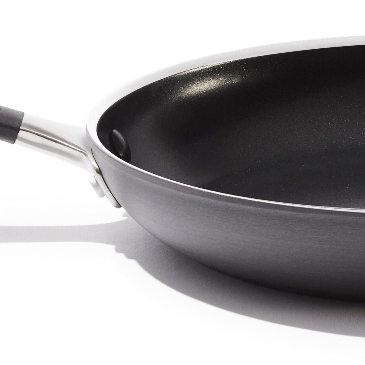 non-stick-pro-every-day-3-piece-frying-pan-set-n7 cc010474-001-oxo-non-stick-everyday-8-10-12-3-piece-open-frypan-set_pdp_07.jpg