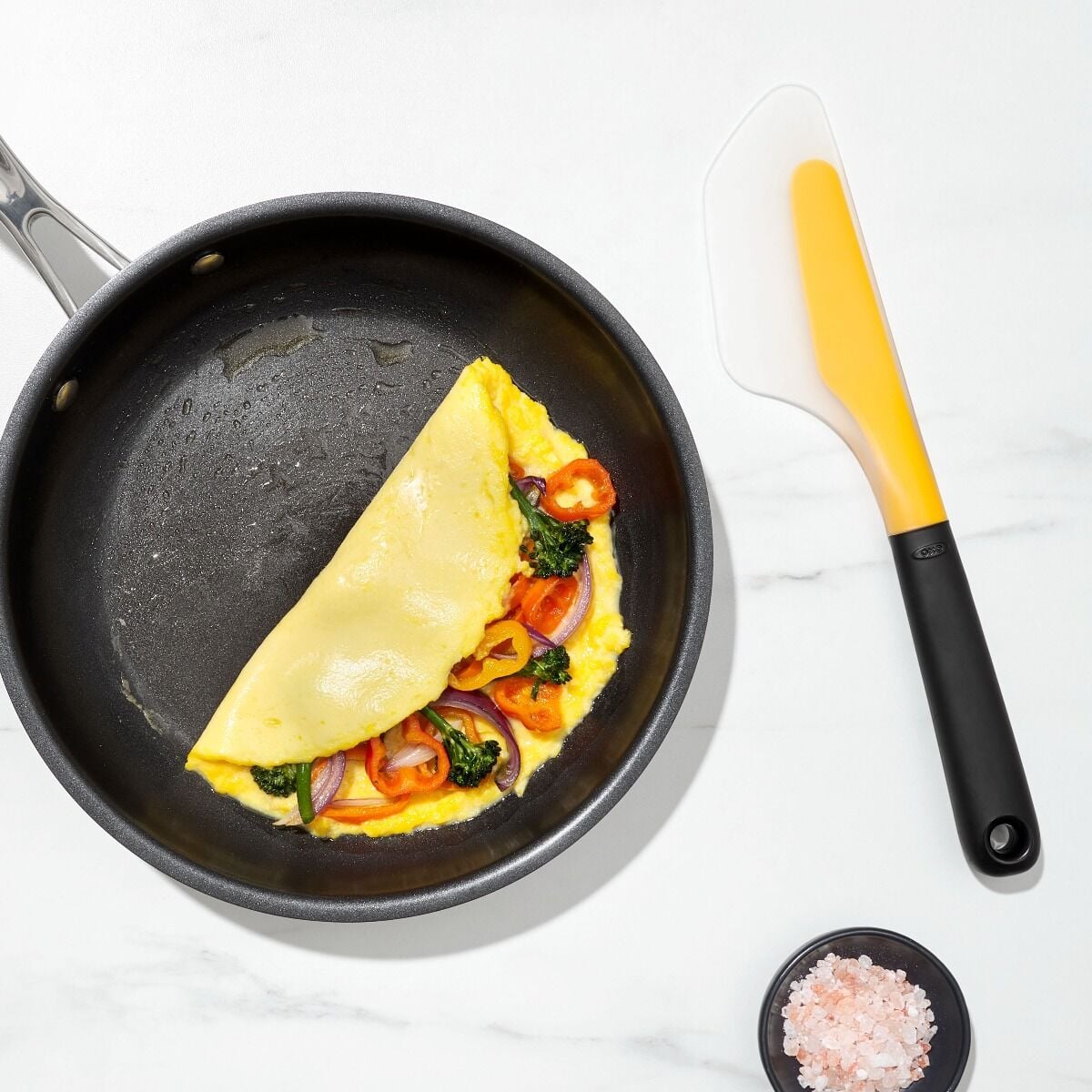 small-flip-and-fold-omelet-turner-q4 gg_11140800_9.jpg