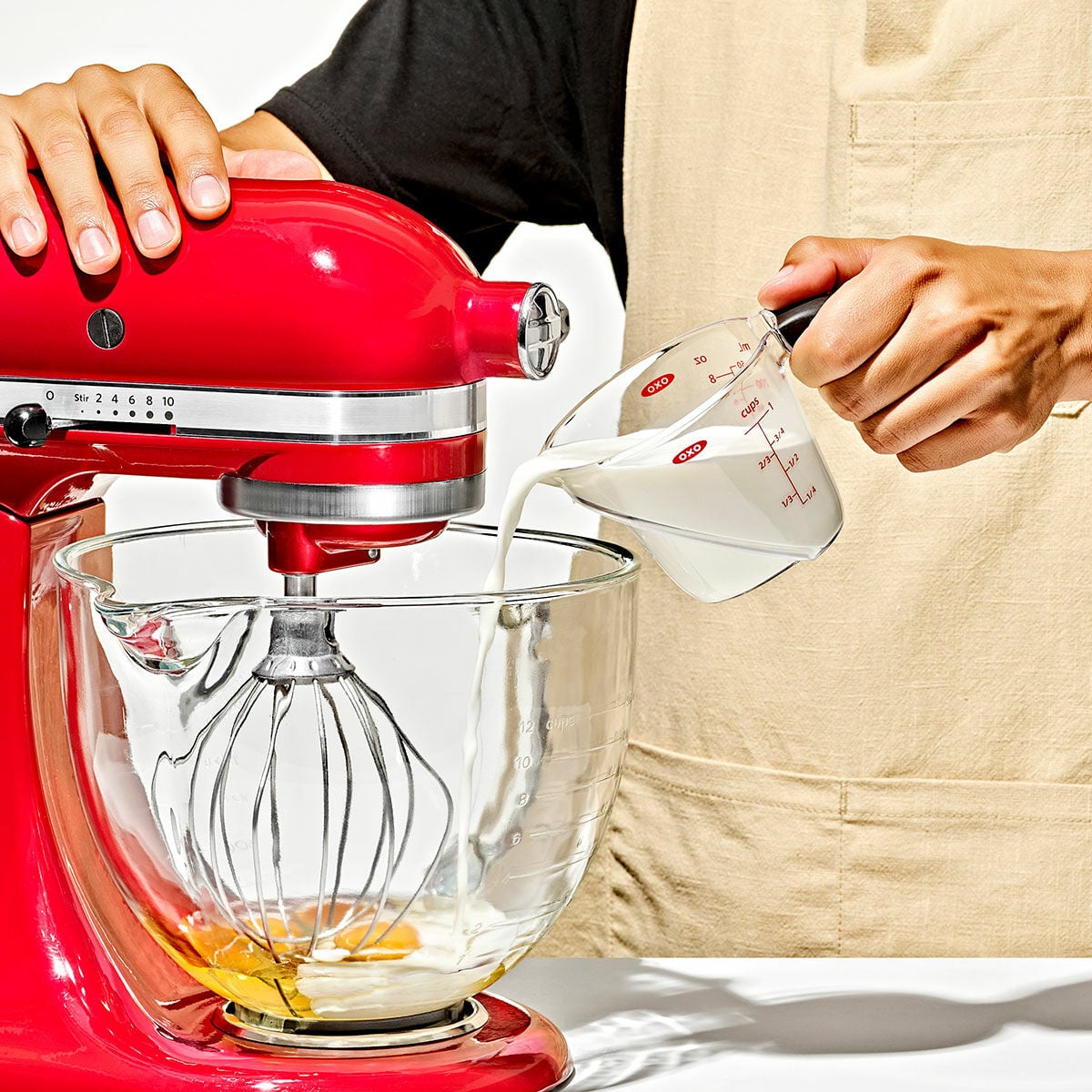 1-cup-angled-measuring-cup-z9 gg_70881v6_1cupangledmeasuringcup_02.jpg