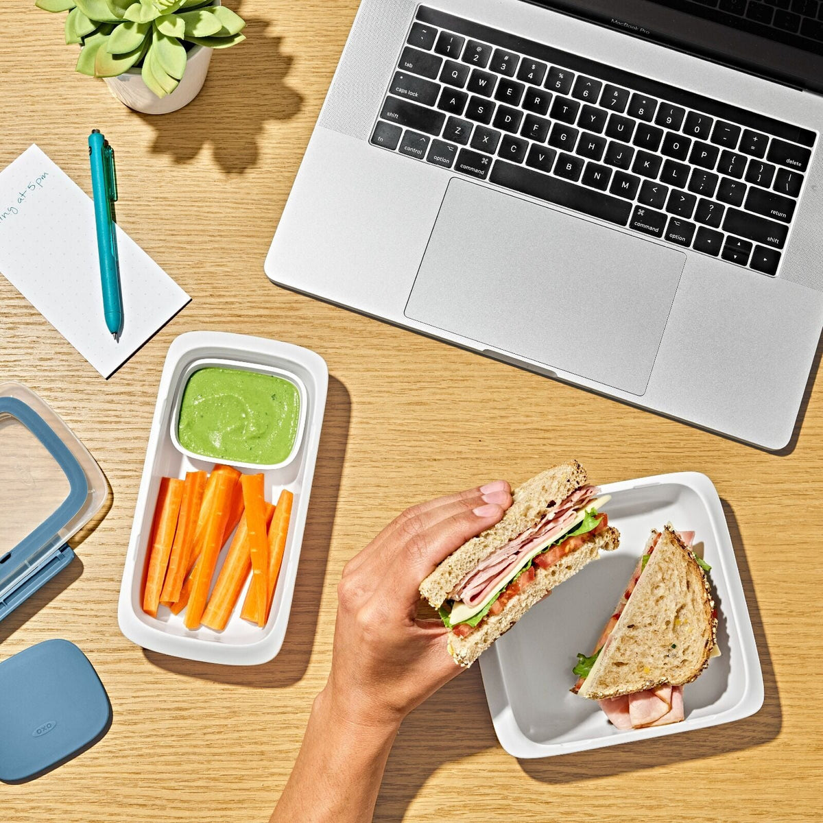 prep-and-go-snack-and-dip-container-1-6-cups-0-4-l-h6 oxo_prep-go-snack-slim-container_pdp_05_2_.jpeg
