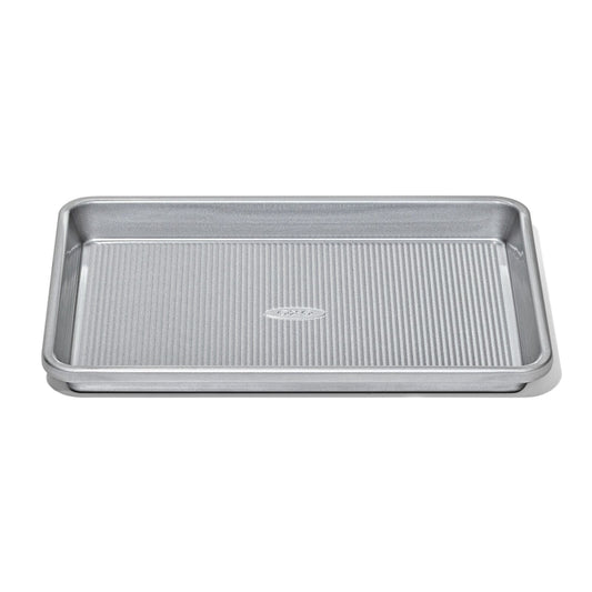 non-stick-pro-clear-coated-quarter-sheet-pan-s0 gg_11434900_quarter-sheet-pan_apdp_00_main.jpeg