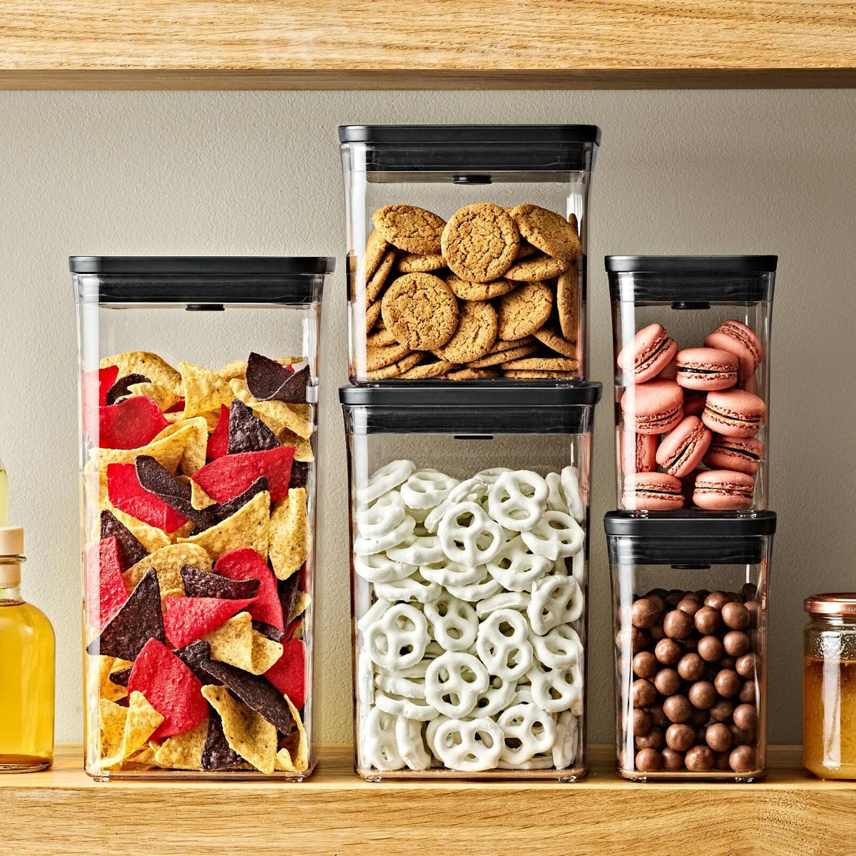 pop-container-big-square-medium-4-4-qt-4-2-l-q2 pop-matte-neutrals-black_pdp_01_1_.jpg